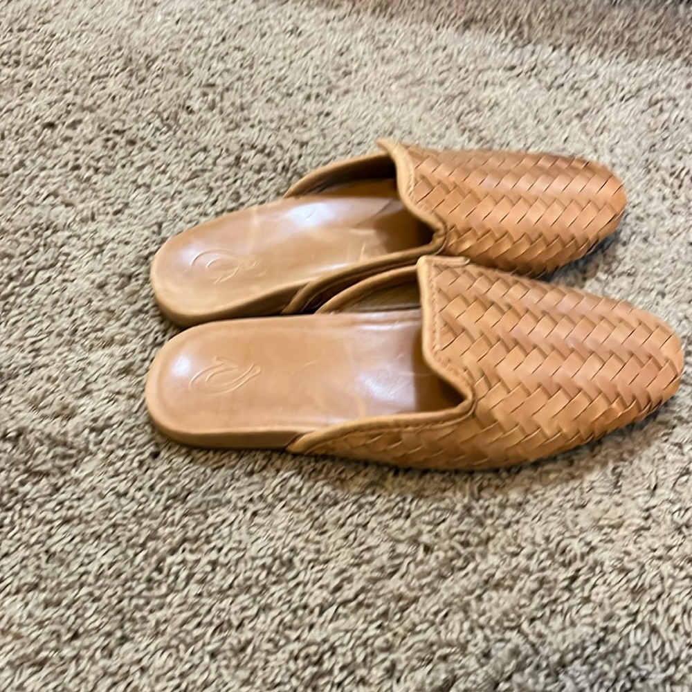OluKai Mi i casual mule 8.5